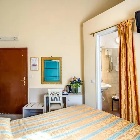 Labelle Hotel 2*